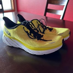 Hoka One One Clifton 8